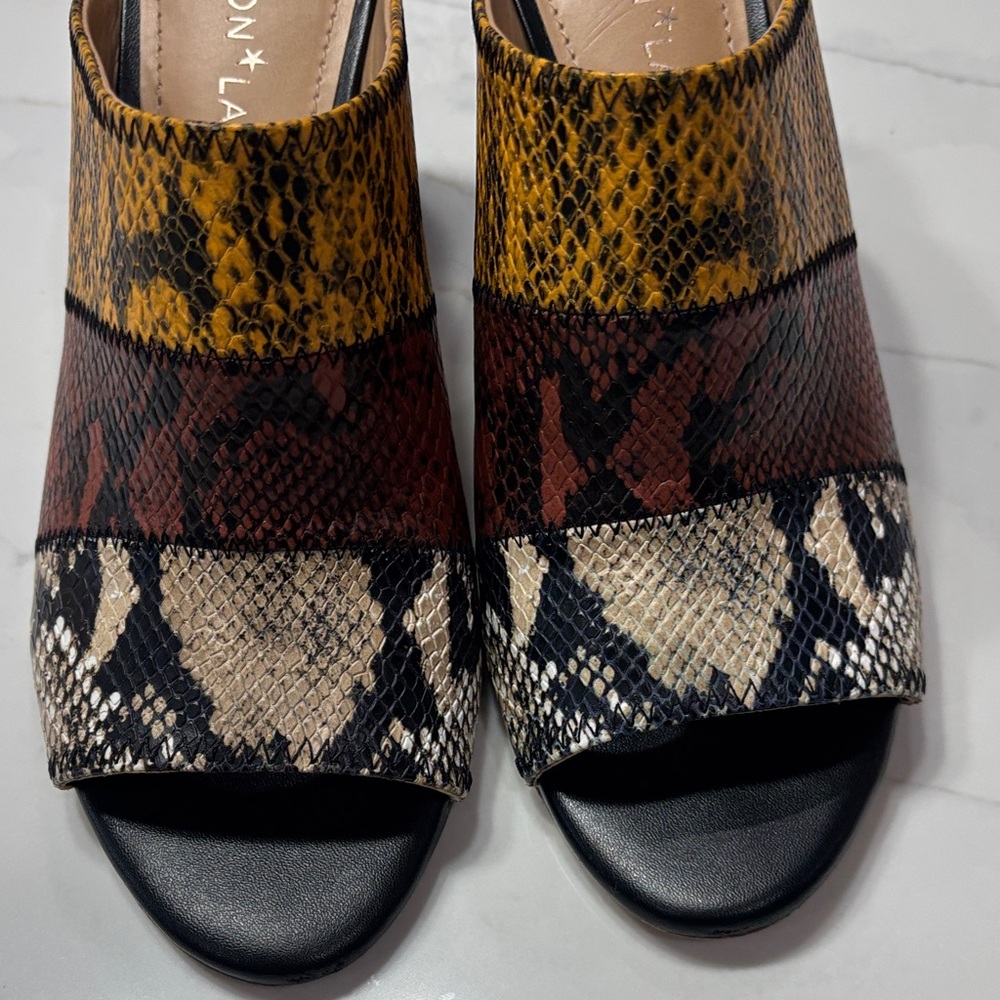 Gibson Latimer Women's Yellow and Brown Snake Print Mules - Picture 4 of 14